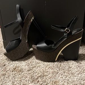 Brand New Michael Kors Logo Platform Sandals